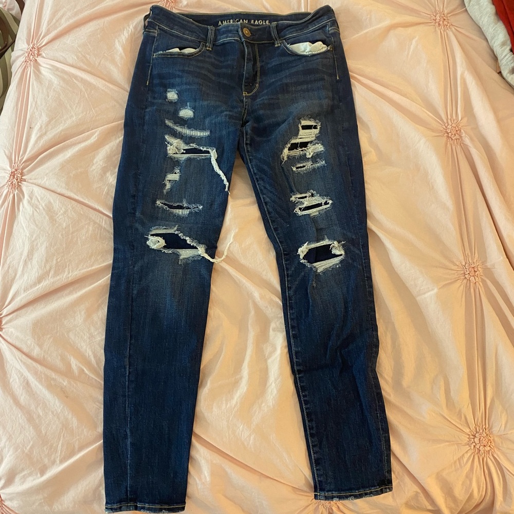 American eagle desk wash ripped jeans